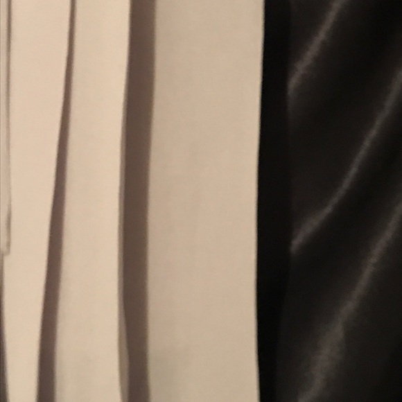 Ann Taylor light silver/gray pleated skirt size 2. - Picture 8 of 10